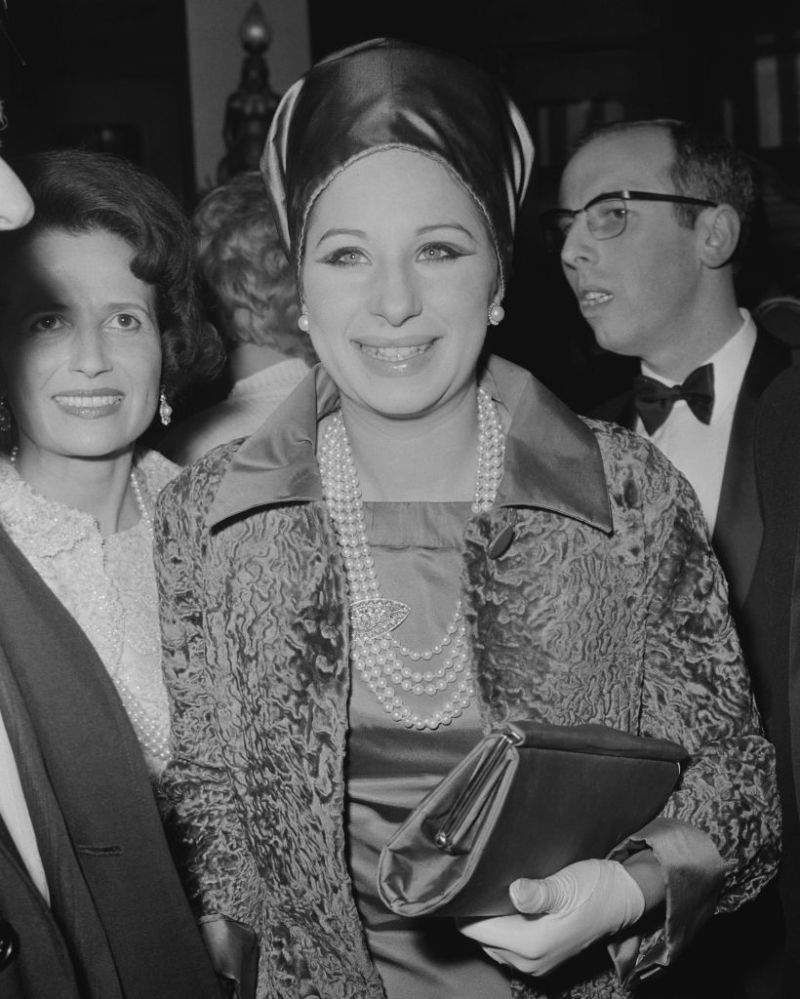 Μια φυσική θεά! Εικόνες της νέας Barbra Streisand Prove που ήταν πάντα μια σαγηνευτική και χαριτωμένη ομορφιά Φυσική θεά! Εικόνες της νέας Barbra Streisand Prove που ήταν πάντα μια σαγηνευτική και χαριτωμένη ομορφιά Φυσική θεά! Εικόνες της νέας Barbra Streisand Prove που ήταν πάντα μια σαγηνευτική και χαριτωμένη ομορφιά Φυσική θεά! Εικόνες της νέας Barbra Streisand Prove που ήταν πάντα μια σαγηνευτική και χαριτωμένη ομορφιά