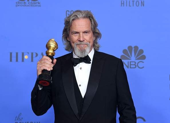 Wowza! Nam diễn viên Jeff Bridges trông khác lạ đáng kể khi không có bộ râu đặc trưng của anh ấy