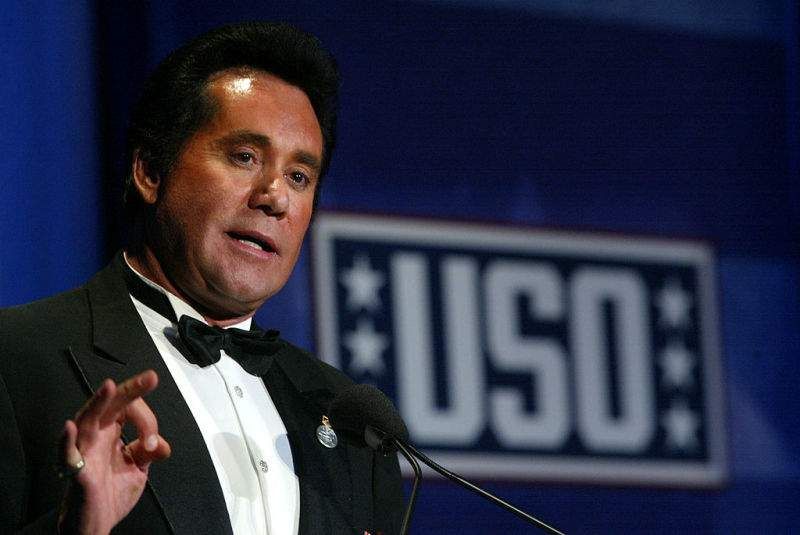 Furious Wayne Newton Lashed Out At Sent Johnny Carson Over Distasteful Vitser: