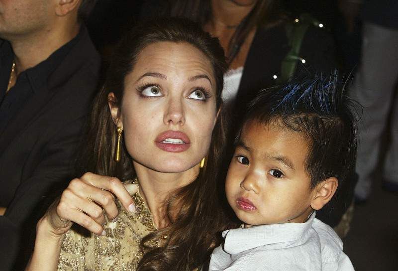 Angelina Jolie és oficialment la mare d’un adult. Maddox Jolie-Pitt celebra el seu 18è aniversari abans de marxar a la universitat Angelina Jolie és oficialment la mare d’un adult. Maddox Jolie-Pitt celebra el seu 18è aniversari abans de marxar a la universitat Angelina Jolie és oficialment la mare d’un adult. Maddox Jolie-Pitt celebra el seu 18è aniversari abans de marxar a la universitat Angelina Jolie és oficialment la mare d’un adult. Maddox Jolie-Pitt celebra el seu 18è aniversari abans de marxar a la universitat