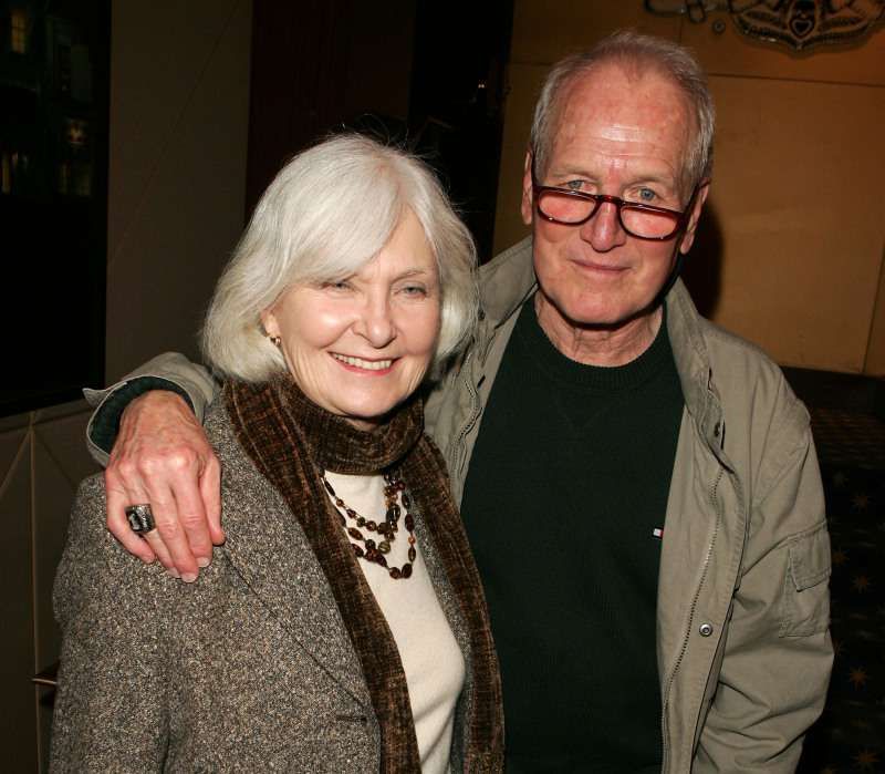 Paul Newmanil oli 18-kuuline suhe 1968. aastal, hoolimata sellest, et ta oli õnnelikult abielus Joanne Woodwardiga, oli skandaalsetel raamatunõuetel 1968. aastal 18-kuuline suhe, hoolimata sellest, et ta oli õnnelikult abielus Joanne Woodwardiga, skandaalsed raamatunõuded. Paul Newmanil oli 1968. aastal 18 kuud Õnnelikult abielus Joanne Woodwardiga, skandaalsed raamatunõuded Paul Newmanil oli 1968. aastal 18-kuuline suhe, hoolimata sellest, et ta oli õnnelikult abielus Joanne Woodwardiga, skandaalsed raamatunõuded