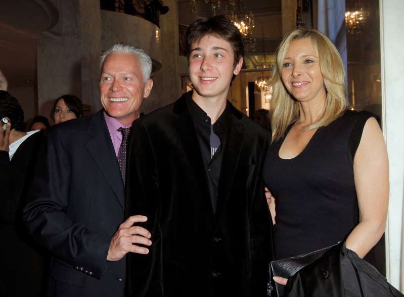 'Náhoda?? I Think Not ': Lisa Kudrow má syna a lidé věří, že vypadá jako David Schwimmer