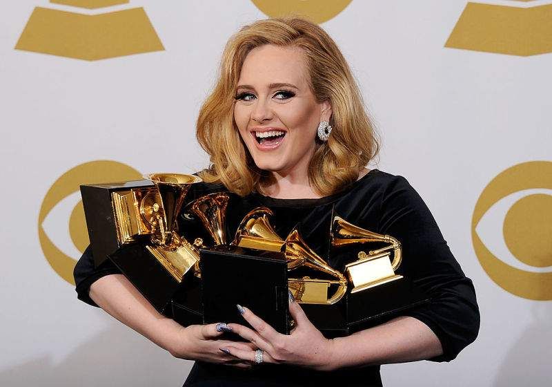 Adele cria el seu fill petit, Angelo, de gènere neutre: 'Sempre el recolzaré sense importar què'