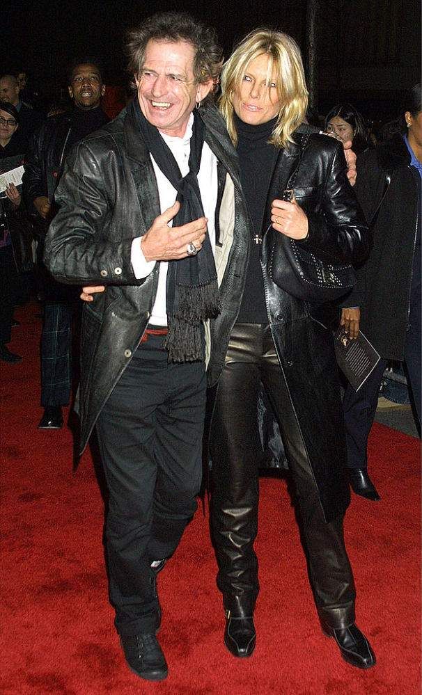 Deficējot izredzes: Rolling Stone Keith Richards un Patti Hansen laulība ir izdzīvojusi vēzi un joprojām ir spēcīga pēc 36 gadiem kopā Deficējot izredzes: Rolling Stone Keith Richards un Patti Hansen laulība ir izdzīvojusi vēzi un joprojām ir spēcīga arī pēc 36 gadiem kopā