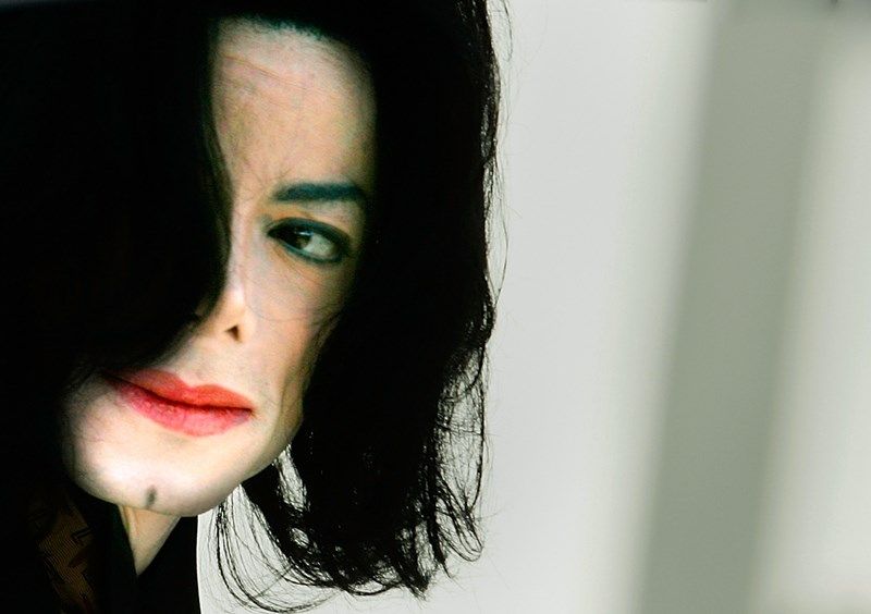 Estat de la pell: Michael Jackson porta el guant escumós blanc