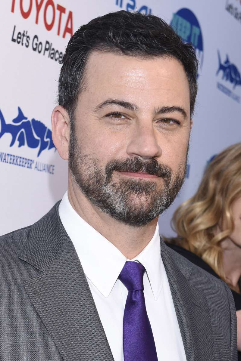 Jimmy Kimmels datter Katie er engasjert som hennes BF foreslår etter 'A 3-Week Whirlwind Romance'
