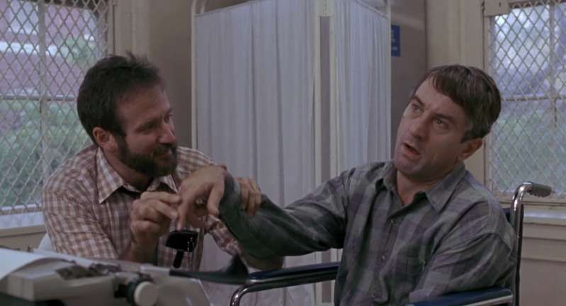 Robin Williams va trencar accidentalment el nas de De Niro a 'Awakenings' i només el va fer més guapo