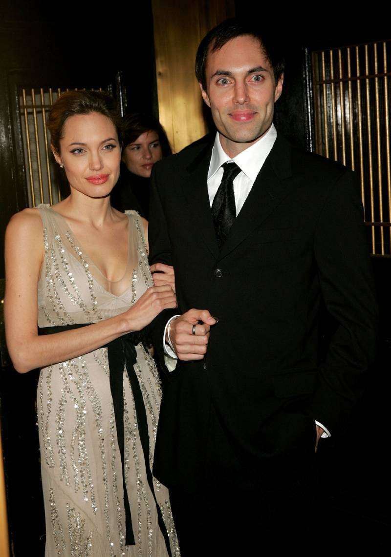 Wat was er vreemd aan de relatie van Angelina Jolie met haar broer?