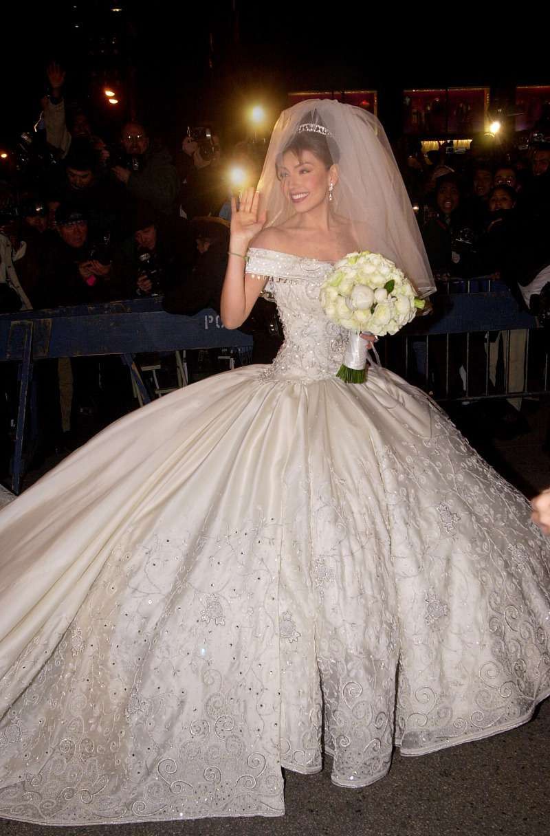 थालिया और टॉमी मोटोला की शादी की पोशाक के बारे में विवरण घटना के लगभग 20 साल बाद प्रकाश में आया