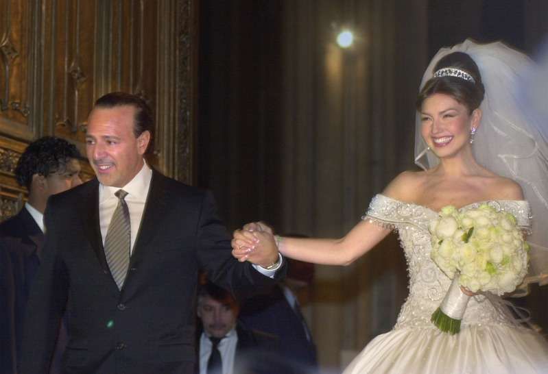 Szczegóły dotyczące sukni ślubnej Thalii i Tommy'ego Mottoli wyszły na jaw prawie 20 lat po wydarzeniu