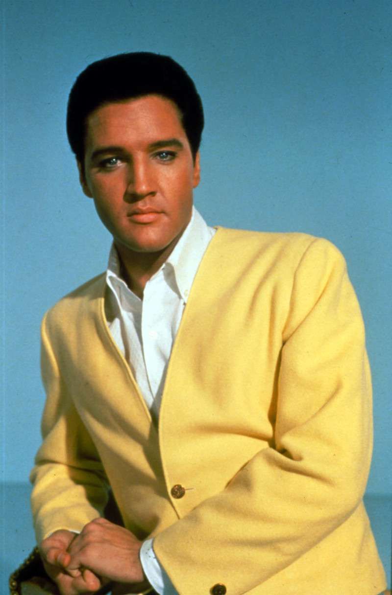Một cái khác? Người đàn ông tin rằng anh ấy là con trai bí mật của Elvis và tuyên bố anh ấy được nhận nuôi bởi bác Ira Dee của Presley