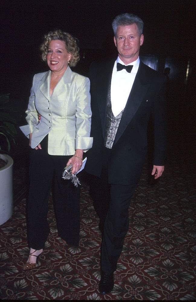 Љубав је стварна! Бетте Мидлер слави 35. годишњицу венчања са вољеним мужем Мартином Вон Хаселбергом