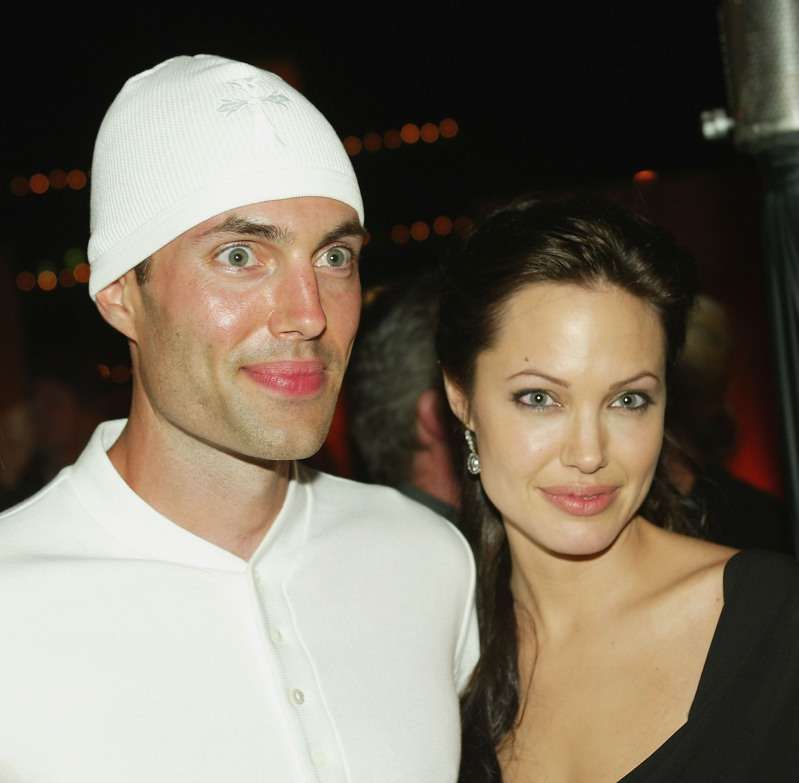 Защо братът близнак на Анджелина Джоли Джеймс може да бъде причина за развода й с Брад Пит?