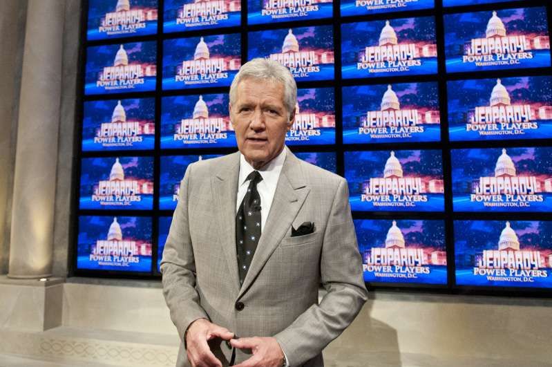 „Jeopardy!“ Vedėjo Alexo Trebeko sūnus paveldėjo gražų savo tėčio išvaizdą ir taip pat garsus restoranas Manhetene