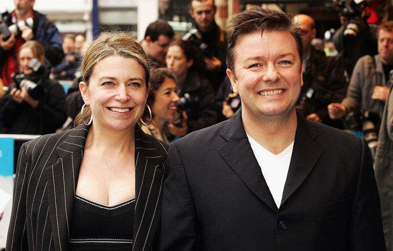 Ricky Gervais no veu el cas de casar-se amb una xicota a llarg termini, Jane Fallon, perquè no hi ha Déu