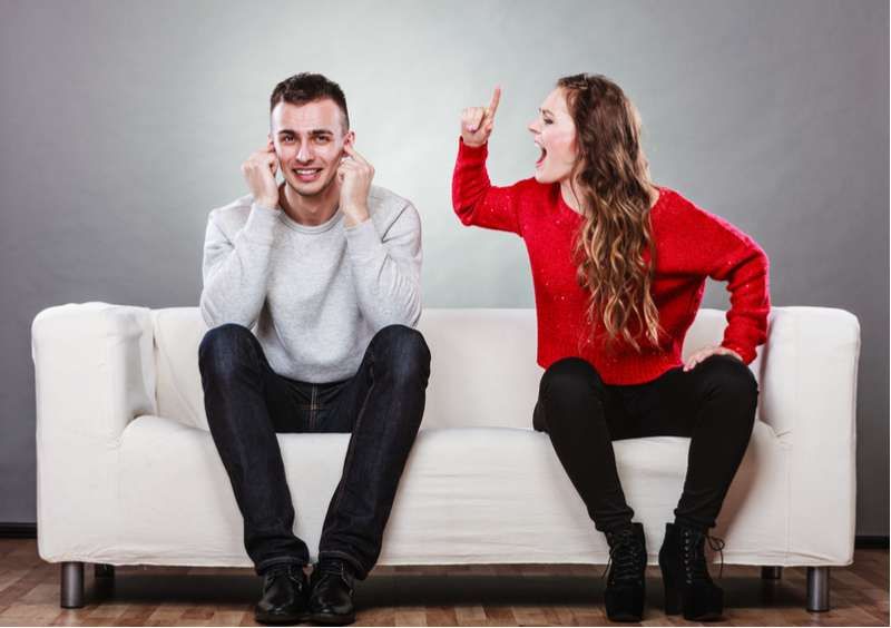 Suami Selalu Lelah: 5 Tanda bahawa Pasangan Anda Bosan dengan Anda Tetapi Bukan Kerana Kerja