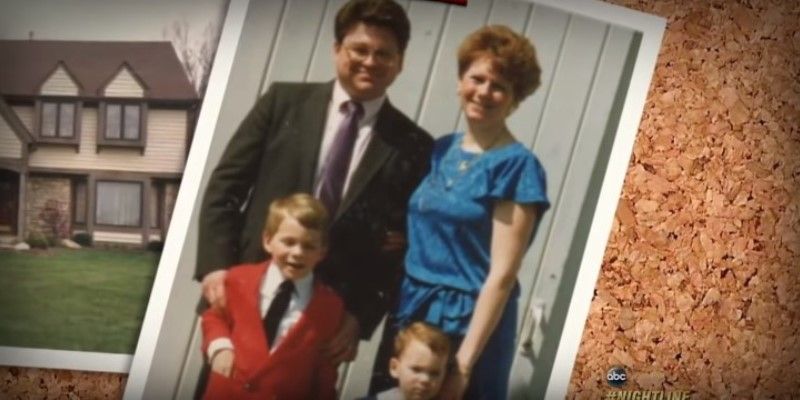האב הנשוי נעלם בשנת 1993 והותיר את משפחתו. 23 שנה אחר כך הוא נמצא חי עם אישה חדשה בפלורידה