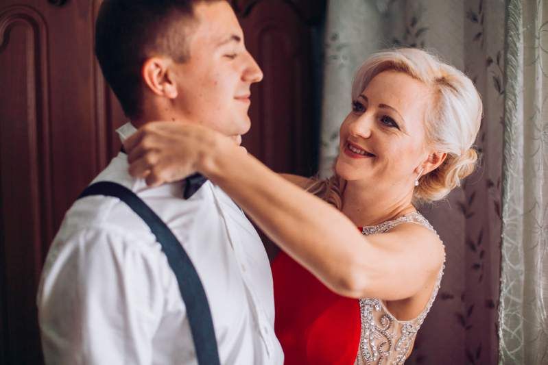 Beviltiška nuotaka dalijasi savo siaubinga patirtimi su uošve, kai ji reikalavo motinos ir sūnaus šokių per vestuves