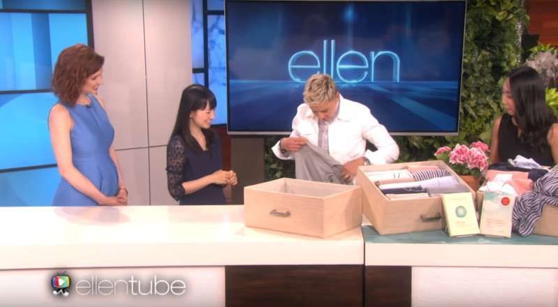 Ellen DeGeneres werd georganiseerd door de 'kleinste' Japanse vrouw, Marie Condo. Ze weet alles over opruimen en haar regels zijn eenvoudig